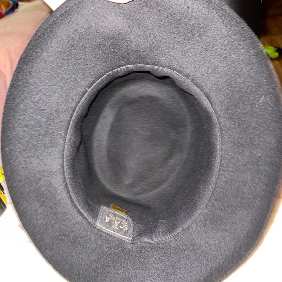 Scala Classic Center Dent Black Fedora Wool Hat. - Picture 9 of 12